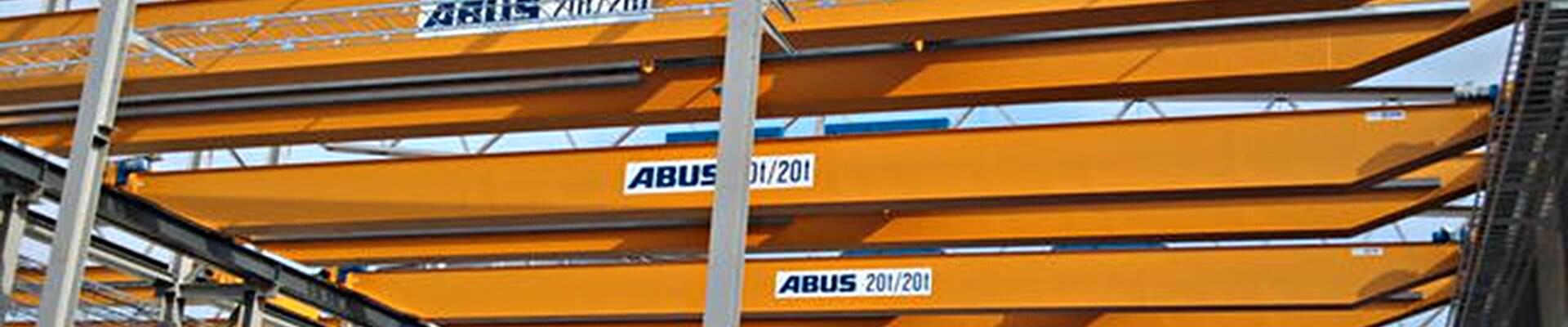 Suwnica ABUS o nośności 20 t i 20 t w hali produkcyjnej konstrukcji stalowych w Szwecji