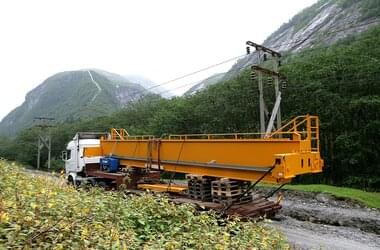 Dźwig dostarczany do swojego przyszłego miejsca pracy w Oslo, Norwegia